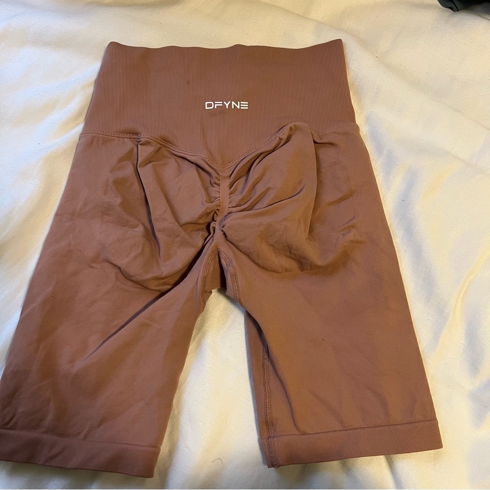 Dfyne Dynamic Shorts - Picture 2 of 2